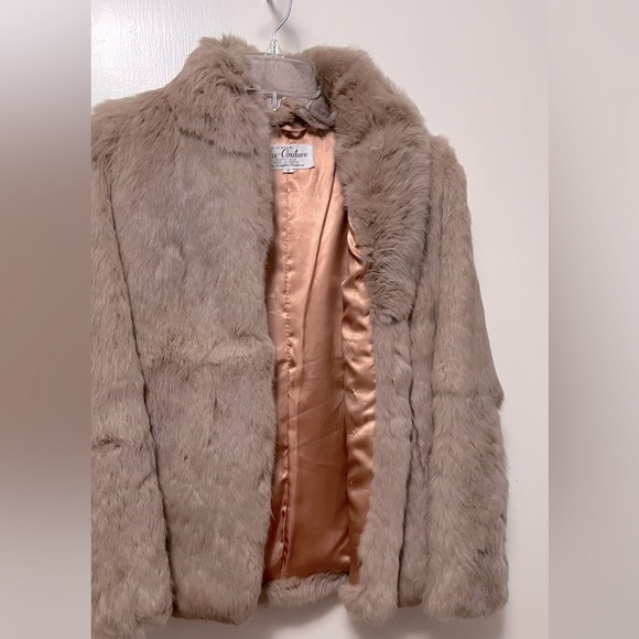 Jackets & Blazers - Fur Couture Beverly Hills fur origin-France sz small coat waist length Vintage
